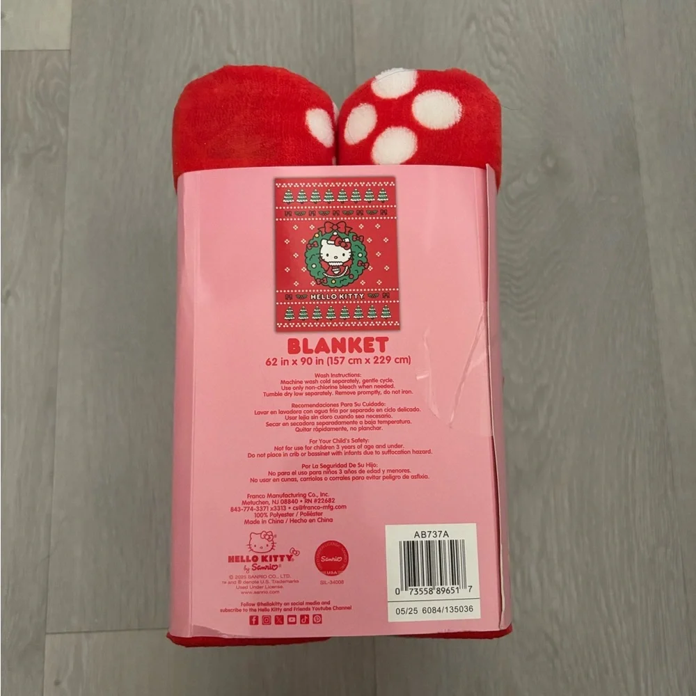 Hello Kitty Christmas blanket